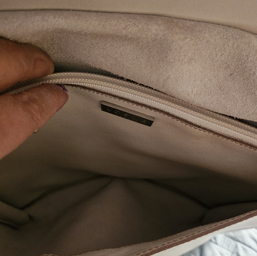 Loewe - Picture 3 of 13